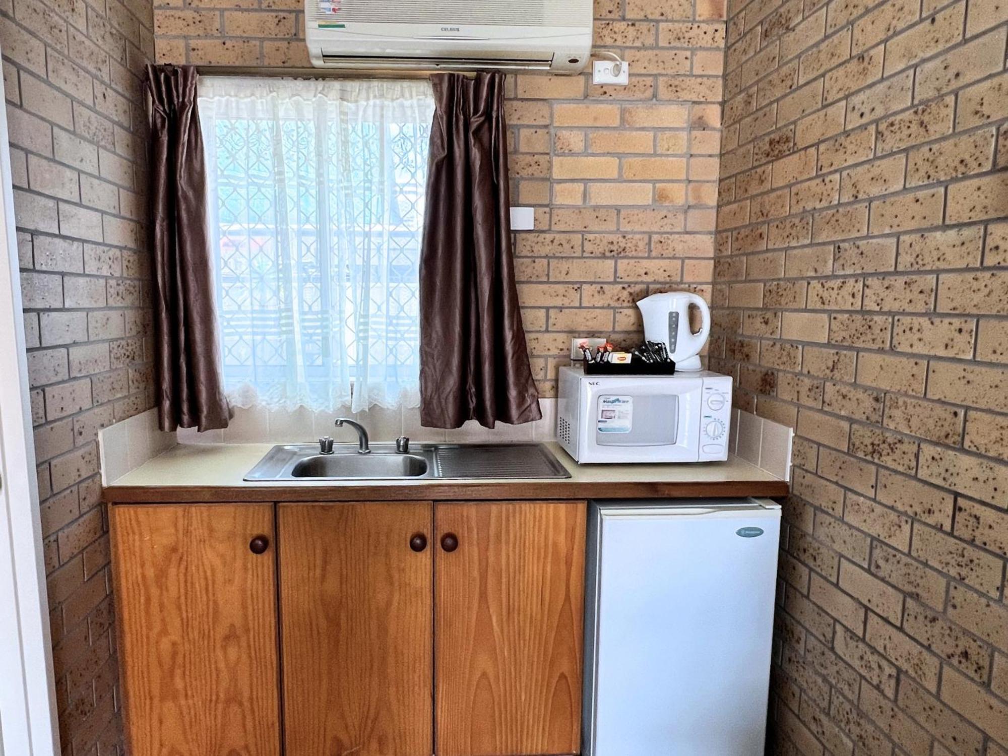 The Phoenix Artesian Spa Resort And Accommodation Moree Bagian luar foto