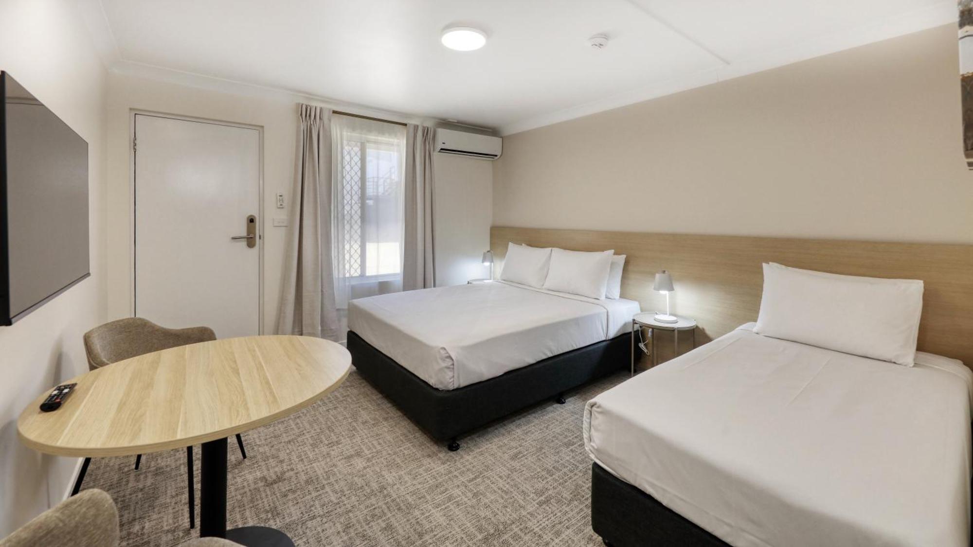 The Phoenix Artesian Spa Resort And Accommodation Moree Bagian luar foto