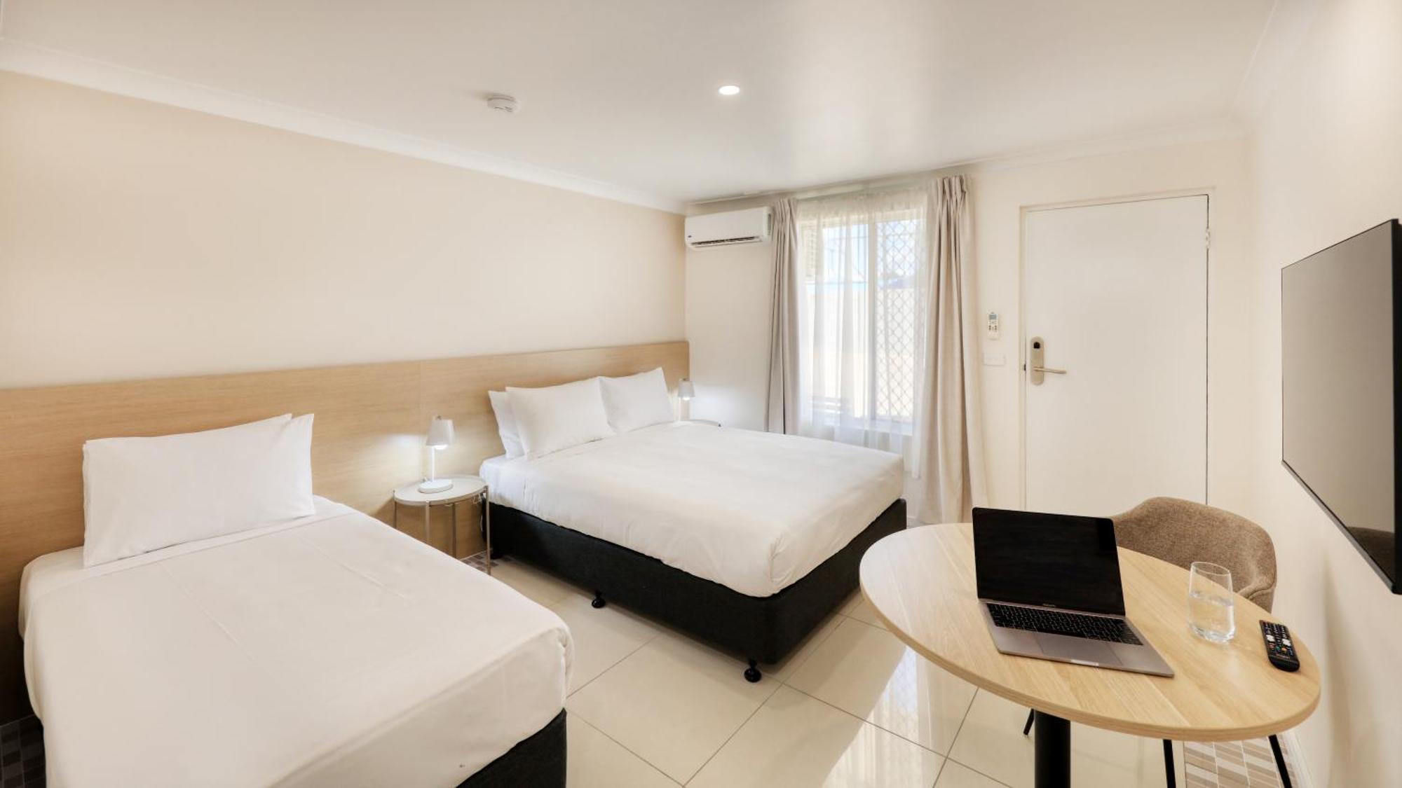 The Phoenix Artesian Spa Resort And Accommodation Moree Bagian luar foto