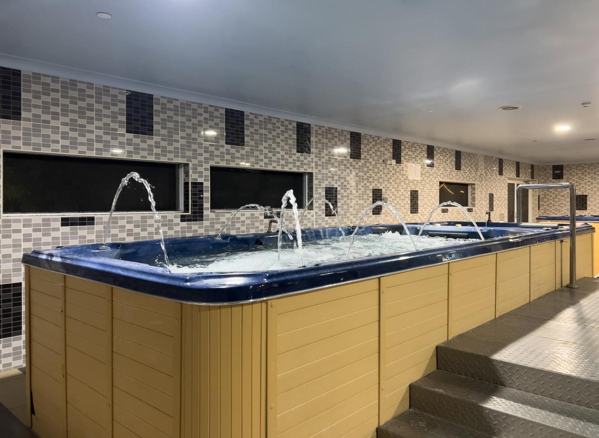 The Phoenix Artesian Spa Resort And Accommodation Moree Bagian luar foto