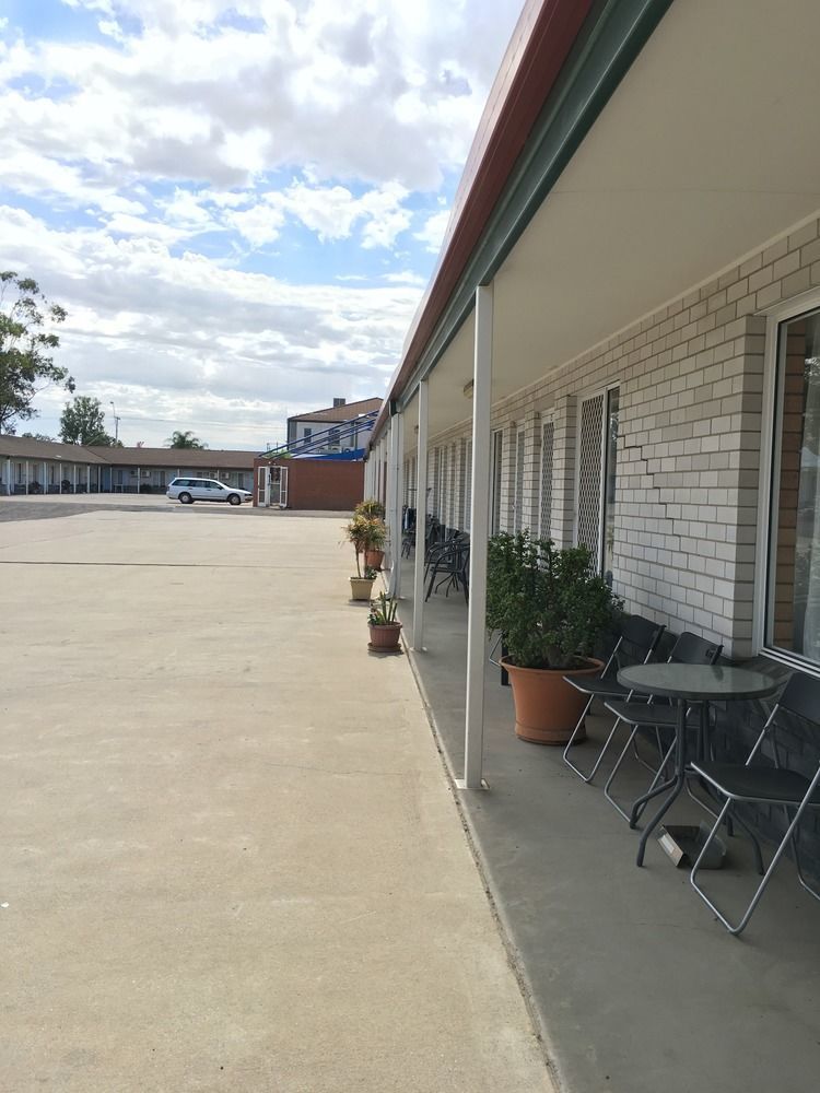 The Phoenix Artesian Spa Resort And Accommodation Moree Bagian luar foto